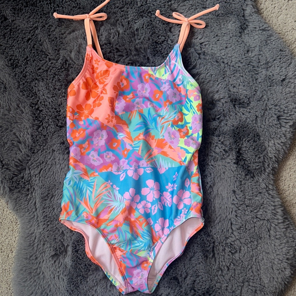 Girls Swimsuit Lot. 4 one-piece swimsuits. Size 6X / 6/7. - Picture 6 of 9